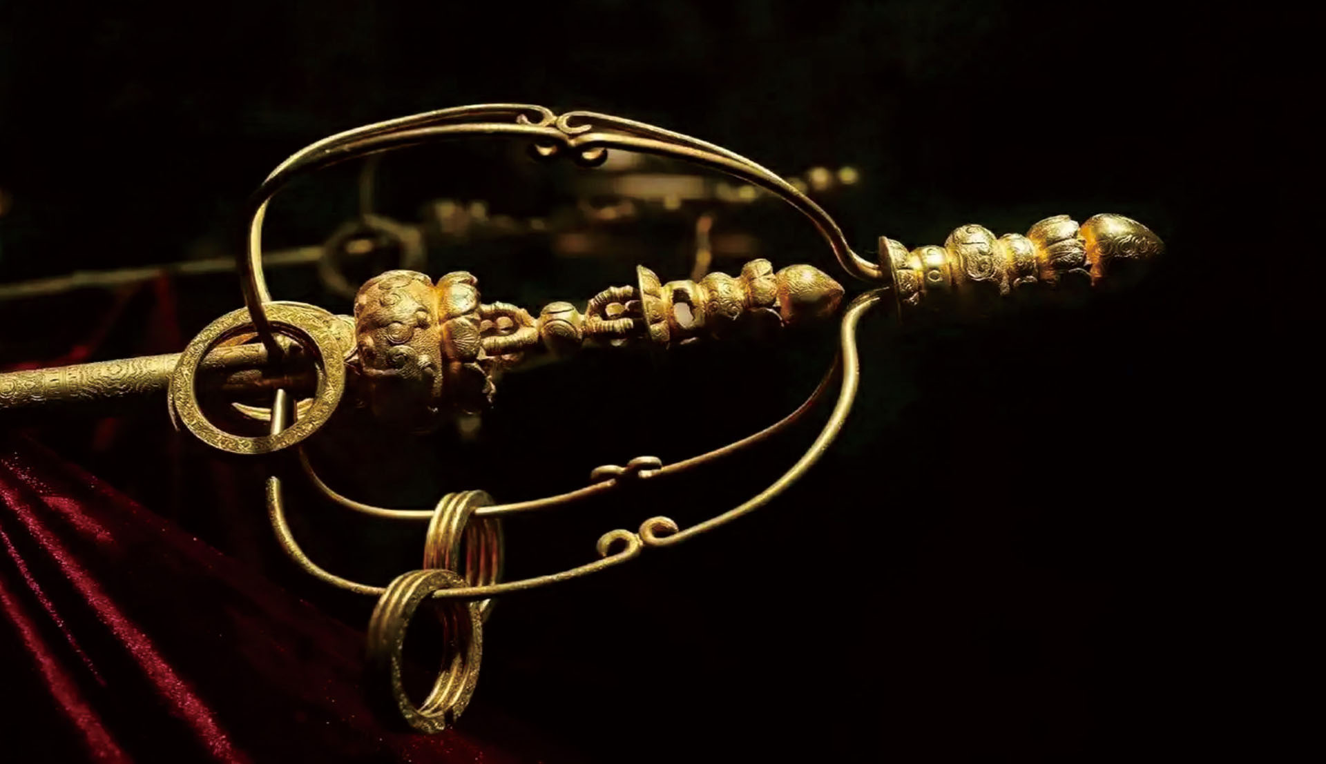 1-2-1唐 鎏金迎真身银金花双轮十二环锡杖 法门寺博物馆藏.jpg